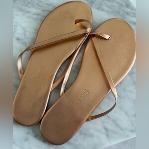 Tkees Riley Metallics Sandals - Beach Pearl - Brazilian Leather - size 8